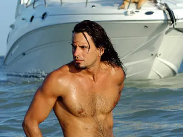 Mario Cimarro es Juan Reyes Mario Cimarro es Juan Reyes