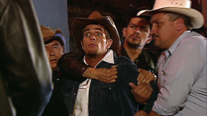 Franco Reyes recibe una brutal paliza