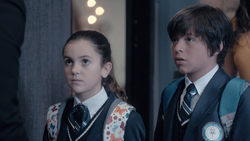 Los hijos de Pablo le sorprenden en la oficina