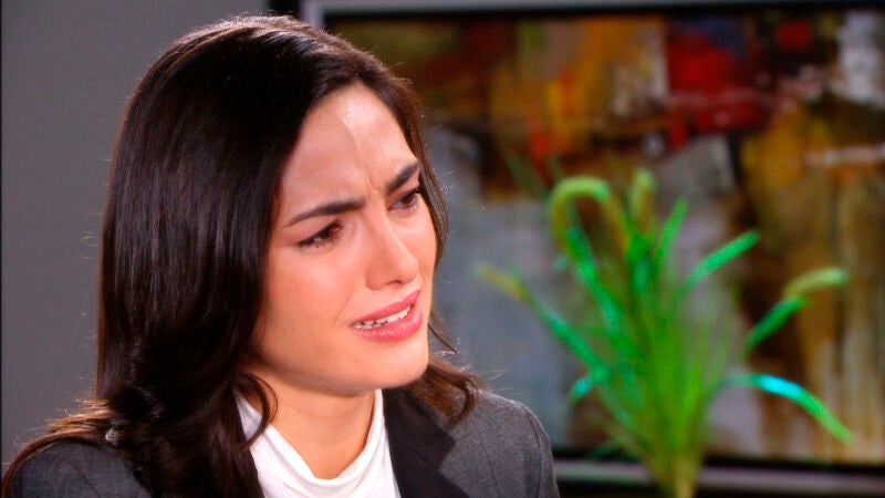 Alejandro echa a Rosario del bufete 