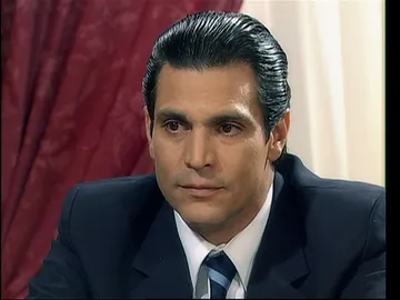 Francisco Reyes tiene algo que decirle a su hermano Francisco Reyes tiene algo que decirle a su hermano