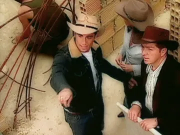 Franco Reyes comienza a construir su casa Franco Reyes comienza a construir su casa