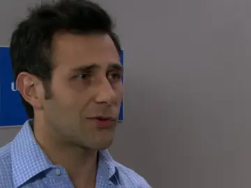 Alonso intenta convencer a Óscar de que no abandone a Karina Alonso intenta convencer a Óscar de que no abandone a Karina