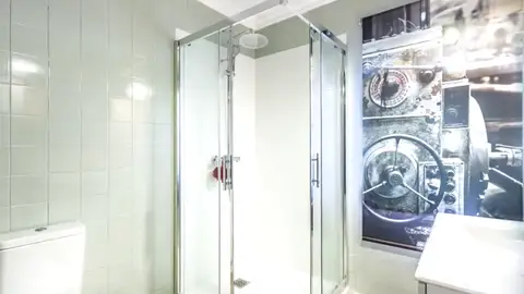 Reformamos un baño práctico, accesible y moderno Reformamos un baño práctico, accesible y moderno