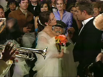 Franco Reyes y Sarita Elizondo se dan el 'Sí quiero' Franco Reyes y Sarita Elizondo se dan el 'Sí quiero'