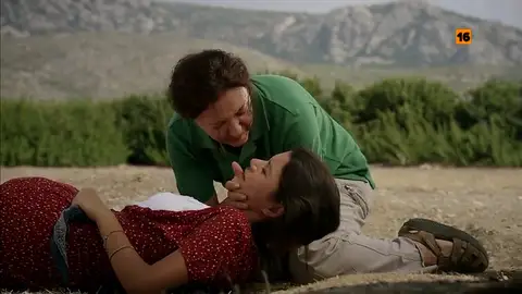 "Fatmagül, ¿quién te ha hecho esto?" "Fatmagül, ¿quién te ha hecho esto?"
