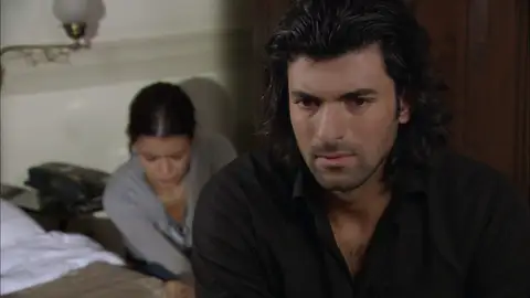 Kerim: "¿Qué te hice aquella noche?" Kerim: "¿Qué te hice aquella noche?"