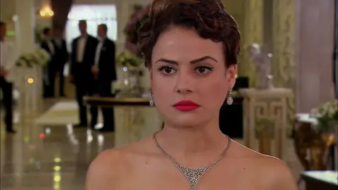 Fatmagül interrumpe la boda de Meltem Fatmagül interrumpe la boda de Meltem
