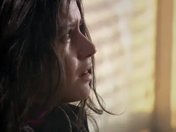 Mustafá retiene a Fatmagül por la fuerza Mustafá retiene a Fatmagül por la fuerza