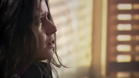 Mustafá retiene a Fatmagül por la fuerza Mustafá retiene a Fatmagül por la fuerza