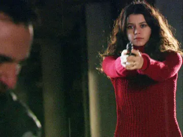 Kerim encuentra a Fatmagül y Mustafá y se desata la tragedia Kerim encuentra a Fatmagül y Mustafá y se desata la tragedia