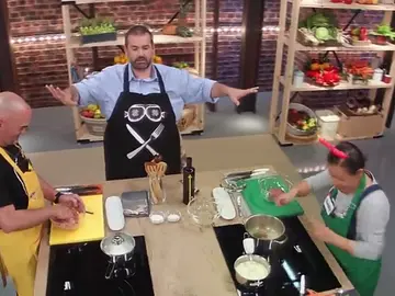 David de Jorge: "A mí no me gustan estas confianzas, centraros en vuestras cosas" David de Jorge: "A mí no me gustan estas confianzas, centraros en vuestras cosas"