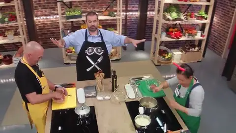 David de Jorge: "A mí no me gustan estas confianzas, centraros en vuestras cosas" David de Jorge: "A mí no me gustan estas confianzas, centraros en vuestras cosas"