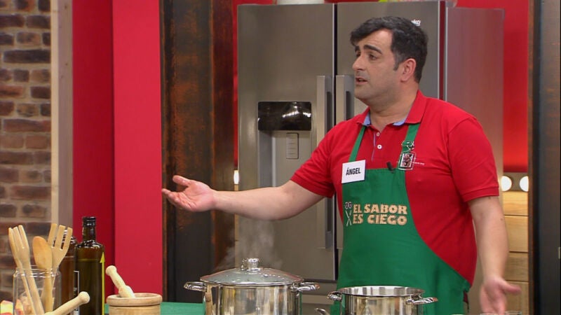 Un concursante de 'El sabor es ciego' se arranca por bulerías