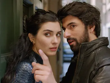 Elif y Ömar Elif y Ömar