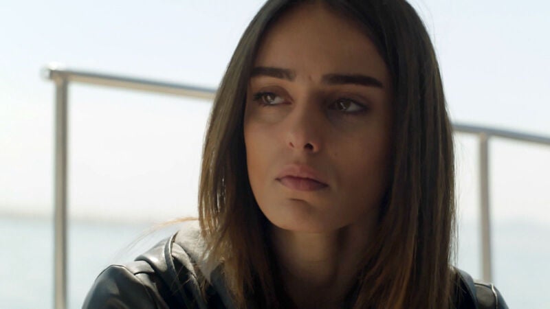 Nilüfer empieza a dudar de su hermana Elif