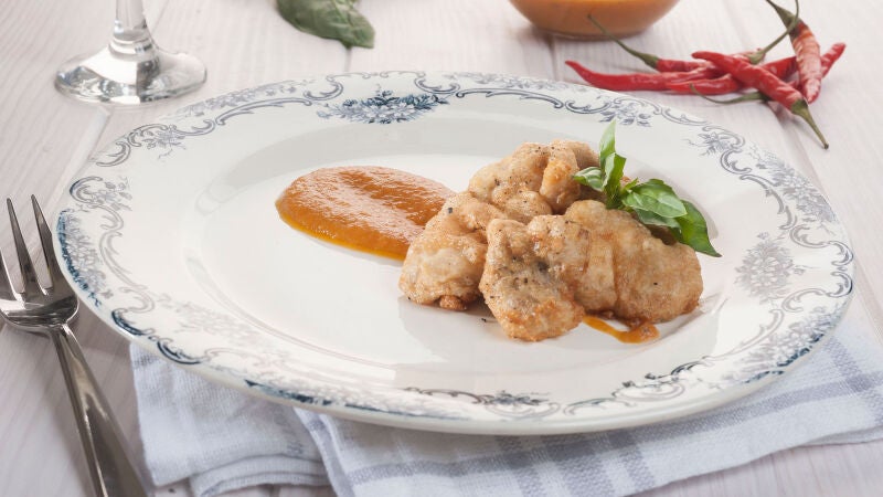 Sesos rebozados con tomate