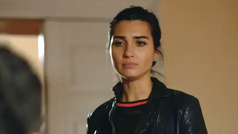 Elif Denizer Amor de contrabando