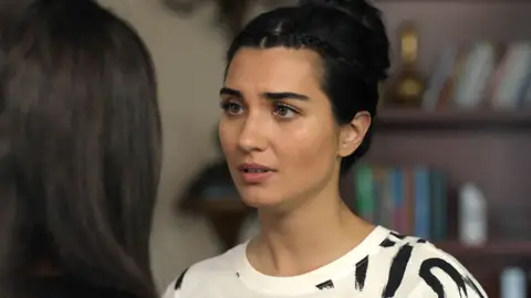 Elif Denizer Amor de contrabando