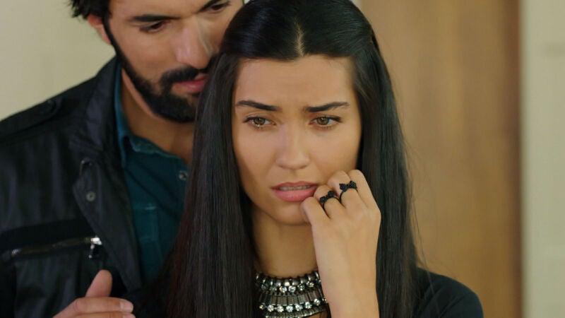 Ömar utiliza a Elif para detener a Metin