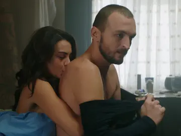 Fatih se acuesta con Bahar Fatih se acuesta con Bahar