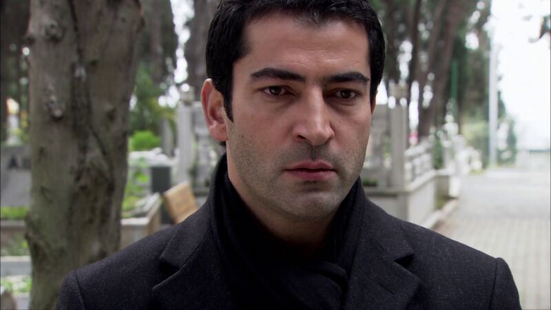 Le quitaron su familia, sus sueños, su vida y ahora su nuevo nombre es Ezel