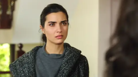 Elif Amor de contrabando
