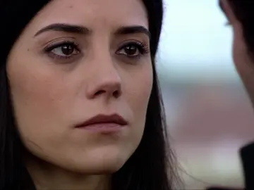 Ezel y Eysan confiesan que sienten algo el uno por el otro Ezel y Eysan confiesan que sienten algo el uno por el otro