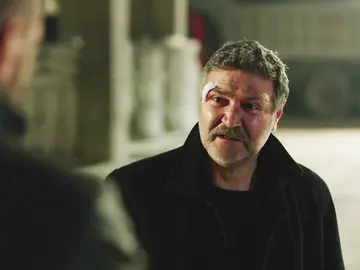 ömar descubre que su hermano Huseyin asesinó a su novia Sibel ömar descubre que su hermano Huseyin asesinó a su novia Sibel