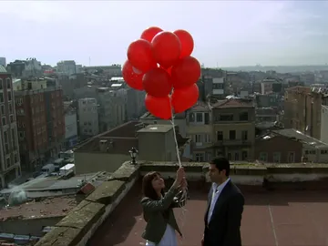 Ezel despide a Bahar Ezel despide a Bahar