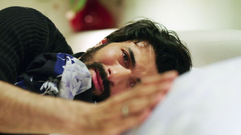 Ömar se siente muy triste sin Elif