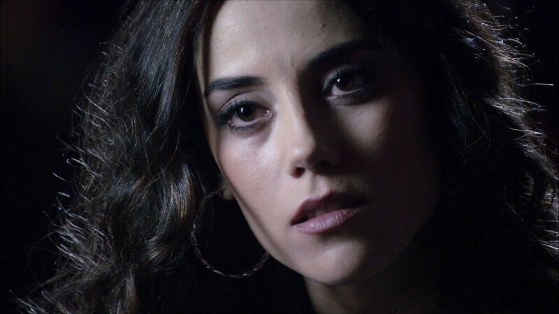 Eysan empieza a sospechar de Ezel