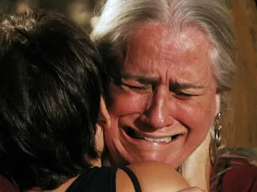 Nina llega a Brasil y se reencuentra con mamá Lucinda Nina llega a Brasil y se reencuentra con mamá Lucinda