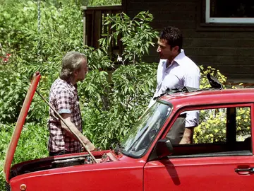 Ni el padre de Ömer ni Ali apoyan que esté con Eysan Ni el padre de Ömer ni Ali apoyan que esté con Eysan