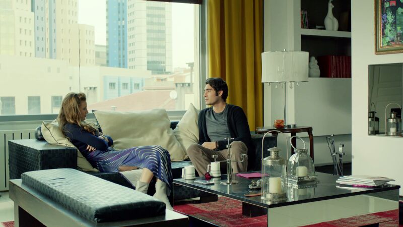 Mira se aleja de Yaman con Tan