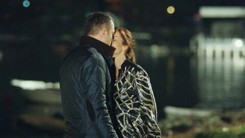 Mira pilla a su padre con Sedef