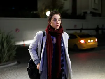 Cansu Dere ('Sila' y 'Ezel') se mete en la piel de Zeynep Günes en 'Madre' Cansu Dere ('Sila' y 'Ezel') se mete en la piel de Zeynep Günes en 'Madre'