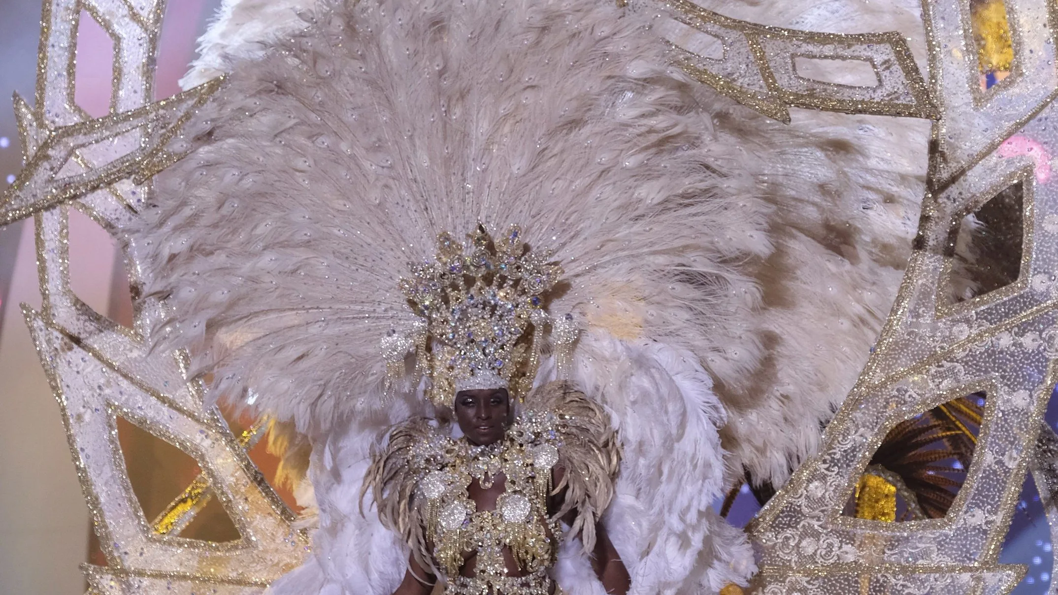 Erika Echuaca Sebe, reina carnaval de Las Palmas de Gran Canaria