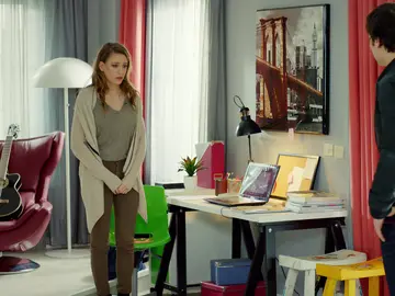 Yaman pilla a Mira suplantándole la identidad para hablar con Leyla Yaman pilla a Mira suplantándole la identidad para hablar con Leyla