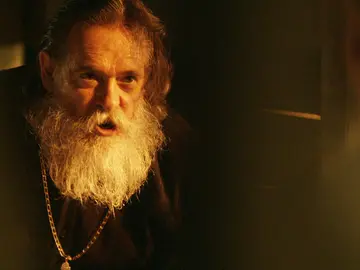 Nilo agrade a mamá Lucinda porque quiere el dinero de Nina Nilo agrade a mamá Lucinda porque quiere el dinero de Nina