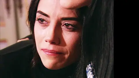 Sila tiene un ataque de celos por Zeynep Sila tiene un ataque de celos por Zeynep