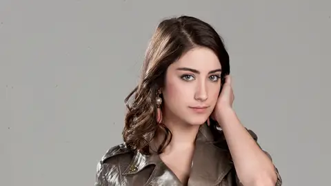 Feriha, una joven brillante con dos vidas: una real y otra ficticia Feriha, una joven brillante con dos vidas: una real y otra ficticia