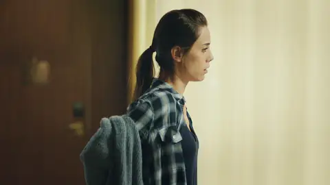 Zeynep acepta tener sexo con Ali por salvar a Turna Zeynep acepta tener sexo con Ali por salvar a Turna