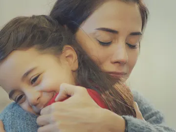 Turna a Zeynep: "Me hace muy feliz que seas mi madre" Turna a Zeynep: "Me hace muy feliz que seas mi madre"