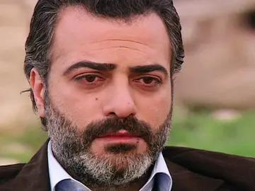 Celian intenta abandonar Mardin para alejarse de Berzan  Celian intenta abandonar Mardin para alejarse de Berzan