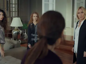 Zeynep a su familia: "Turna no es mi hija" Zeynep a su familia: "Turna no es mi hija"