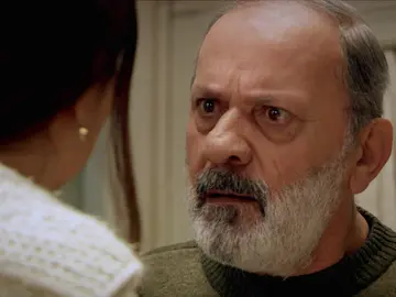 Riza quiere vender las pocas pertenencias que tiene Riza quiere vender las pocas pertenencias que tiene