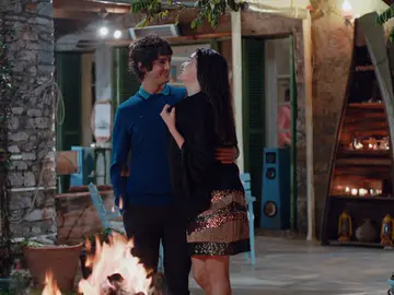 Eylül: "Sí, quiero casarme contigo" Eylül: "Sí, quiero casarme contigo"
