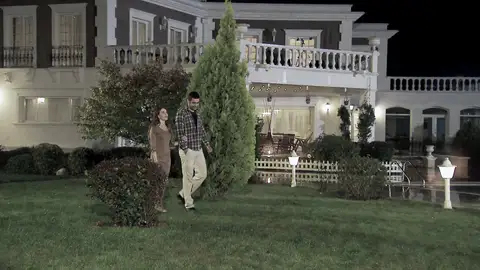 Kenan añora su vida junto a Melek Kenan añora su vida junto a Melek