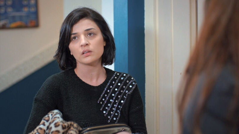 Zeynep y Sinan descubren en el hospital que Sule está embarazada